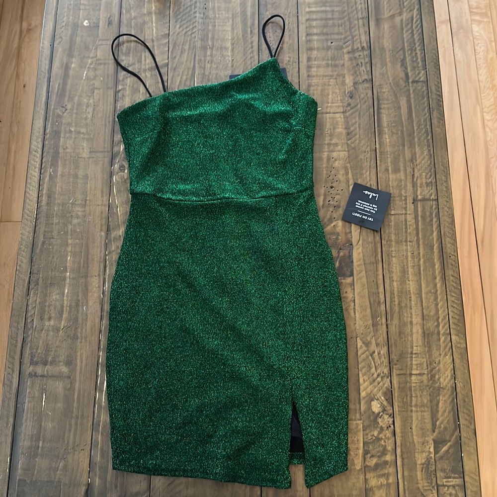 Lulus sparkly dress